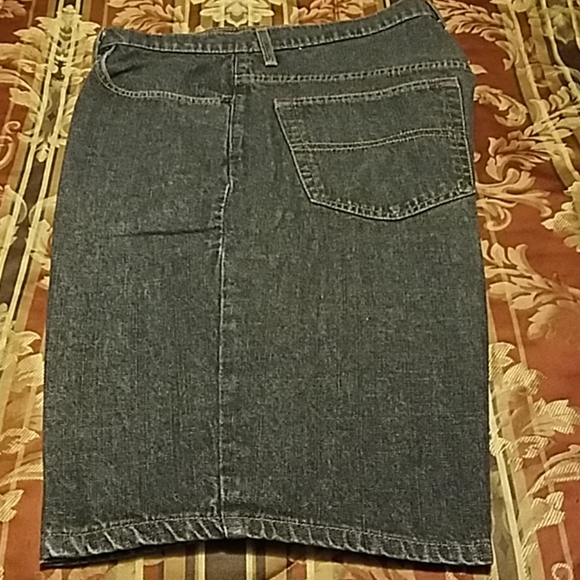 POLO Shorts - Picture 3 of 8